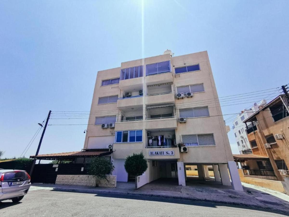 Capri Sea View One Bedroom Larnaca Esterno foto