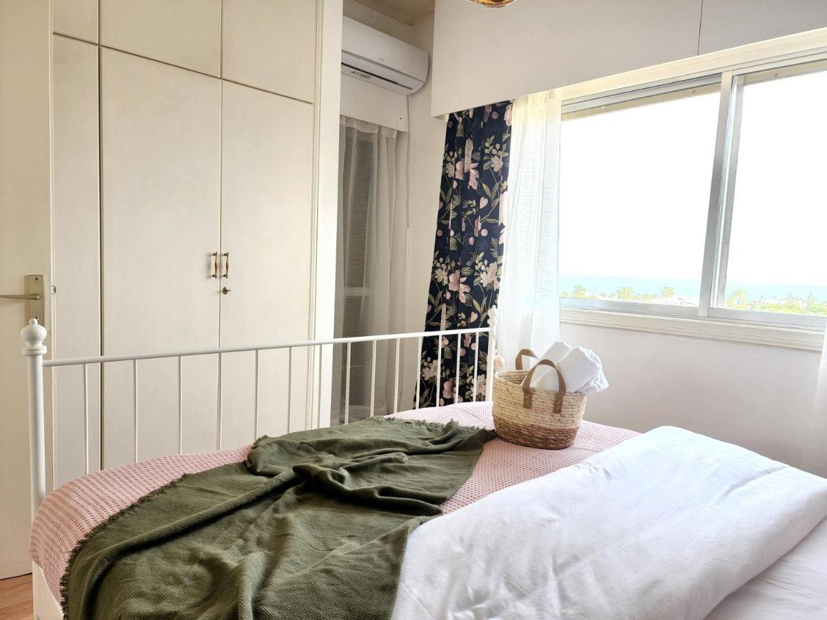 Capri Sea View One Bedroom Larnaca Esterno foto
