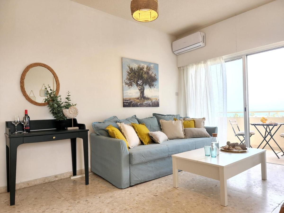 Capri Sea View One Bedroom Larnaca Esterno foto