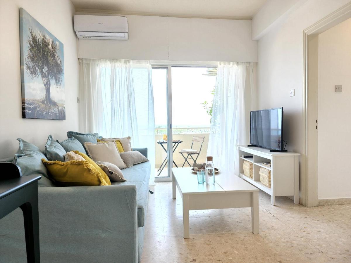 Capri Sea View One Bedroom Larnaca Esterno foto