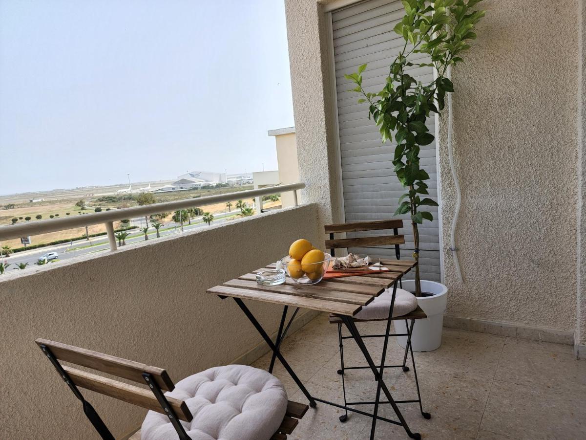 Capri Sea View One Bedroom Larnaca Esterno foto