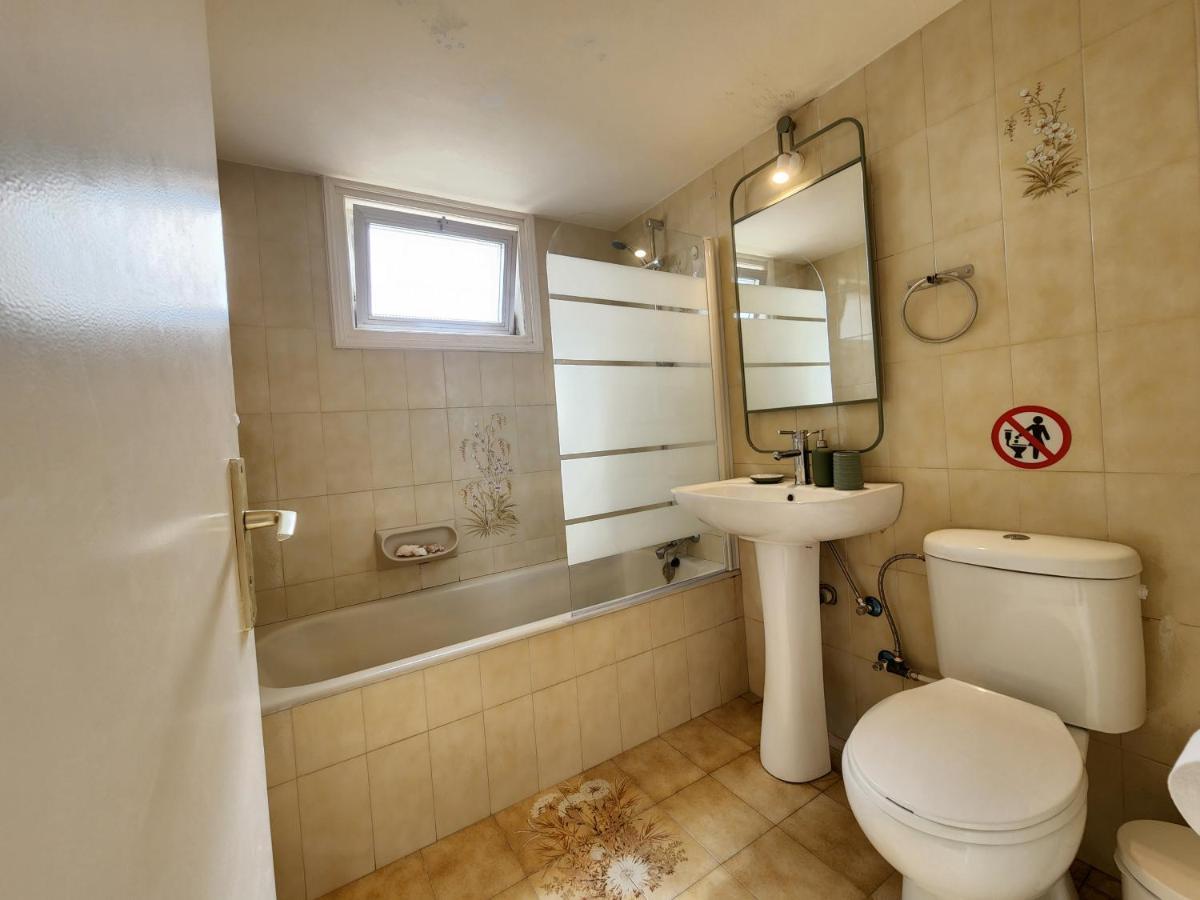 Capri Sea View One Bedroom Larnaca Esterno foto